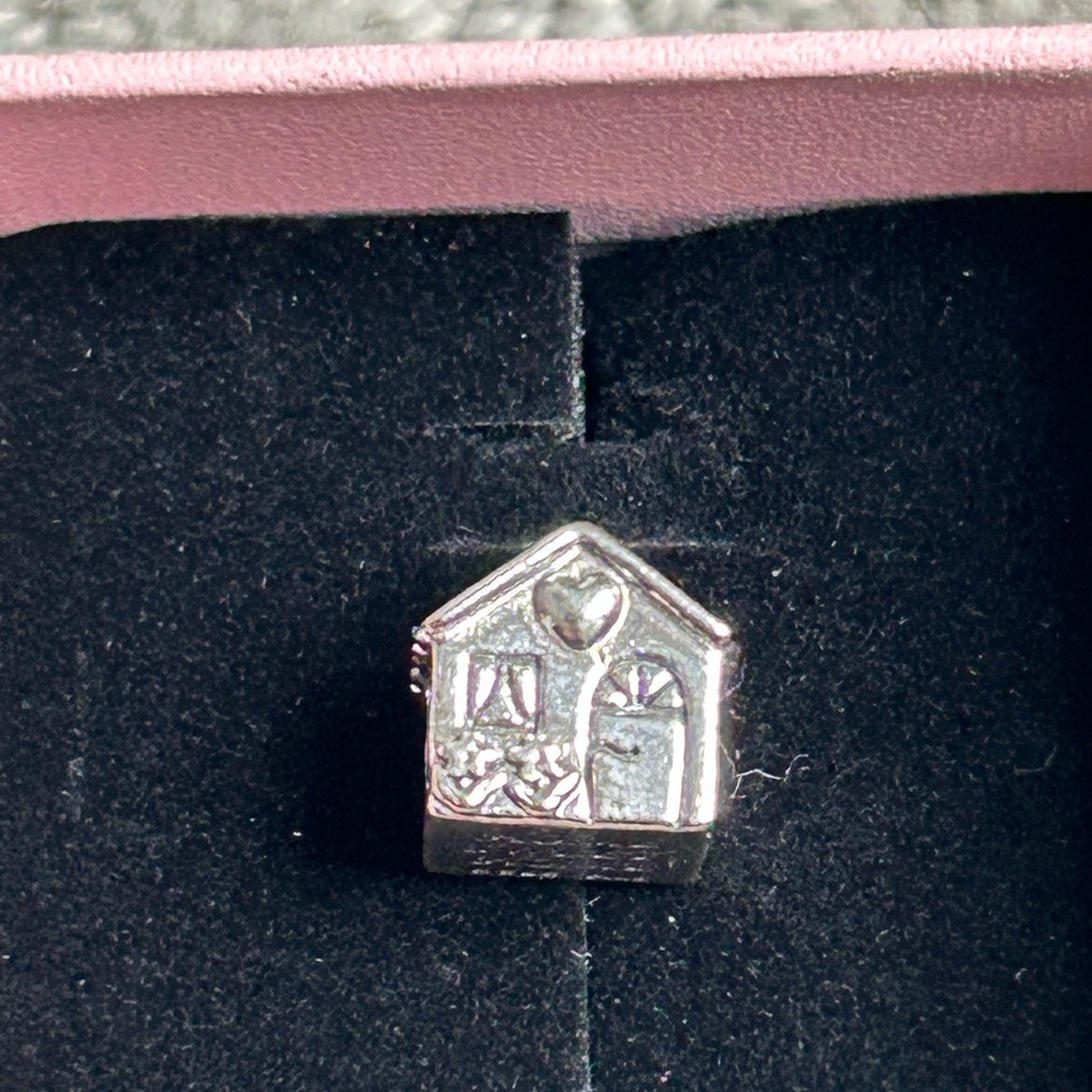 Pandora Home Sweet Home Charm new